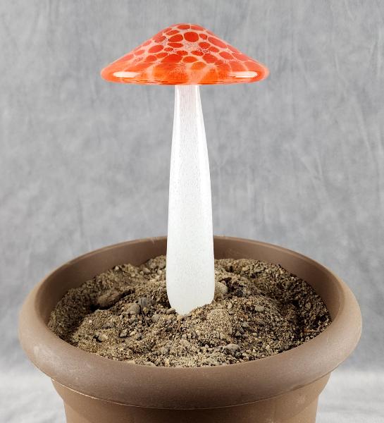 #04122417 GLOW IN THE DARK mushroom on glass stake 7.5''H x 4''W $80