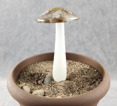 #04162404 GLOW IN THE DARK mushroom on glass stake 7''Hx4''w $80