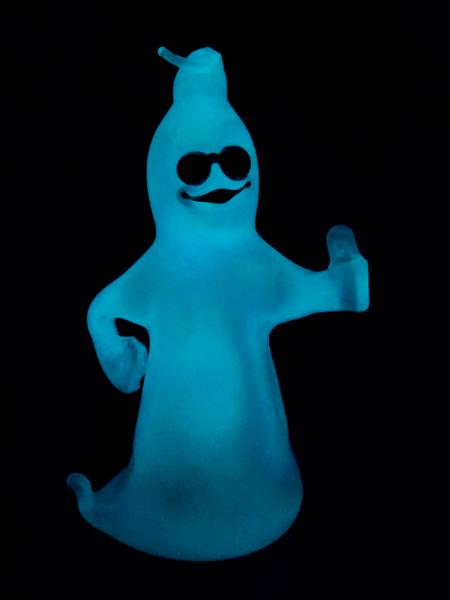 Schack#880 #09222302 GLOW IN THE DARK ghost  8.5''Hx5.5''W $150