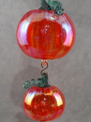 #09232401  hanging 3 pumpkins SM, MED, LG 18''HX6''W $180.00