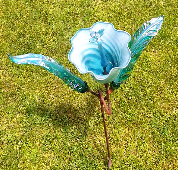 #05082502 Garden Flower 3' HX22''WX13''D $350.00