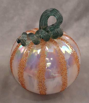 #09162547 Lg Pumpkin 5'' to 6'' Iridised $65.00