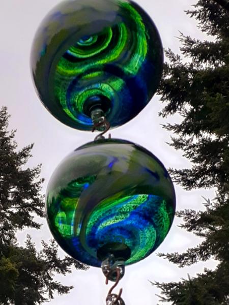 #10102502 Three ball hanging sculpture LG-5.75''  Med-4.75'' Sm-3.75''  Long-22'' $170.00