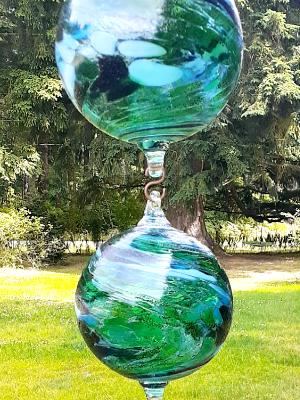 #07042509 Four Hanging Ball Sculpture Lg-6.75'' Med-6'' Sm-4.75'' Xsm-3.5'' 32'' Long $250.00
