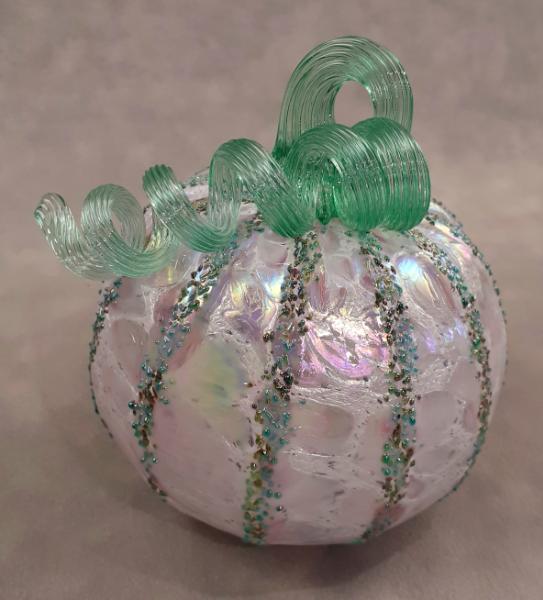 #09222508 Pumpkin Sm 3'' to 4'' Iridised $45.00